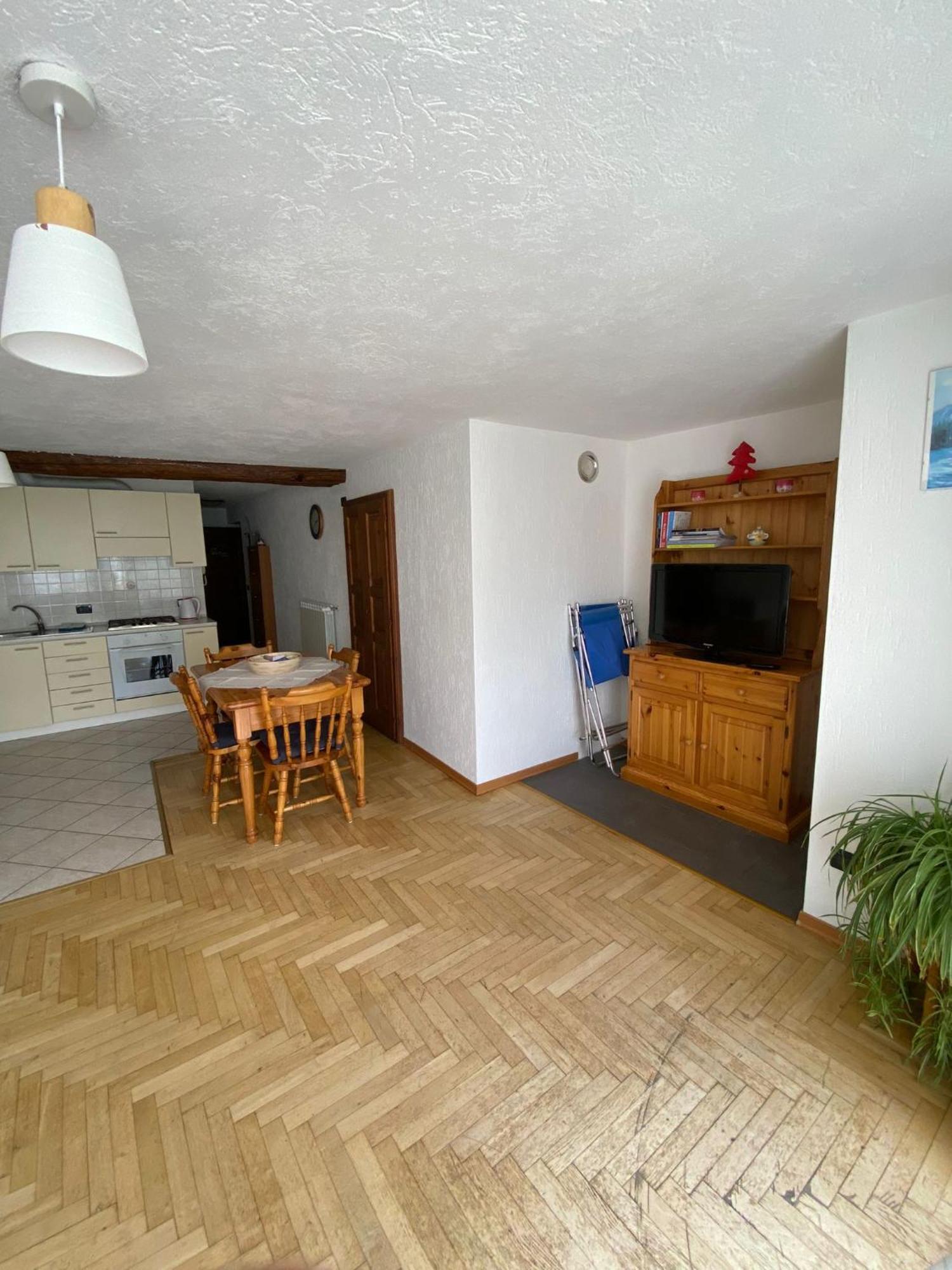 Casa Vacanze A La Salle Luaran gambar